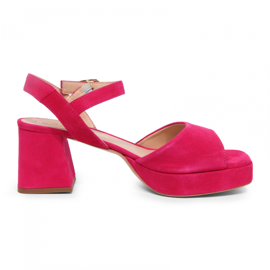 Unisa best sale pink sandals