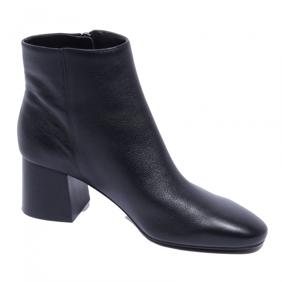 Alane store flex bootie