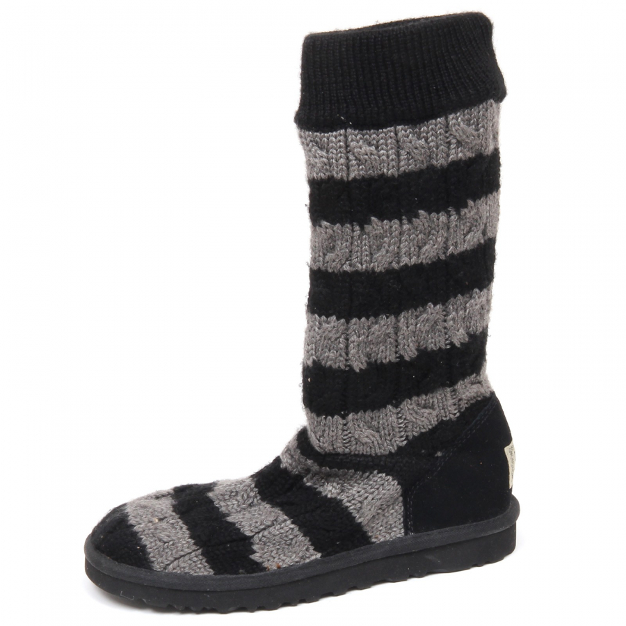 grey cable knit uggs